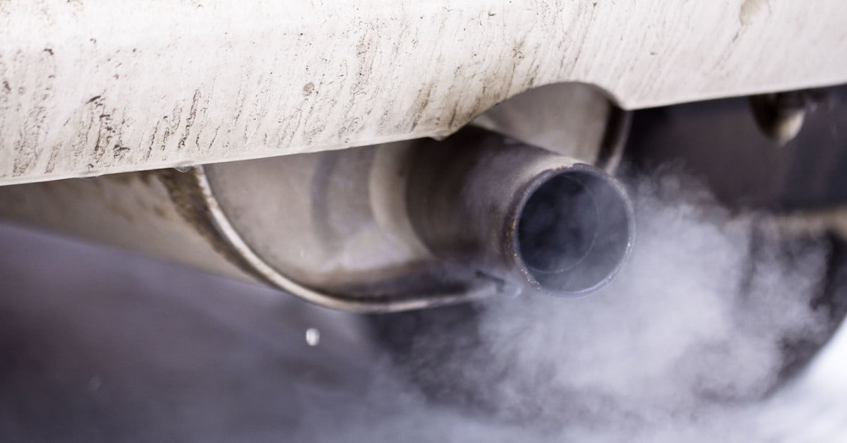 What Causes Smoke to Come from the Exhaust Pipe? ArticleCube